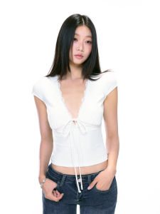 withmin | Slimming V-neck White T-Shirt Short