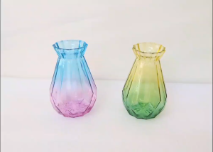 Bình hoa thủy tinh màu đường kính 9.5cm (cổ bình 3.7cm) cao 15cm hàng xuất thị trường Nhật. H357