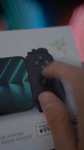 Tay cầm điện thoại Razer Kishi V2 USB-C Gaming Controller for iPhone and Android - Hàng Chính Hãng