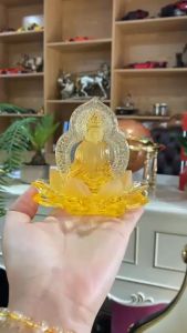 Tượng Phật Bà Quan Âm Bồ Tát Ngự Đài Sen Để Taplo Ô Tô Tượng Trang Trí Taplo Bàn Làm Việc Chất Liệu Pha Lê Khối Cao Cấp