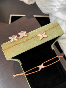 Natural Rose Gold Cross Abalone Shell Sweater Necklace Womens High End Luxury Minimalist Premium Feel Elegant Choker