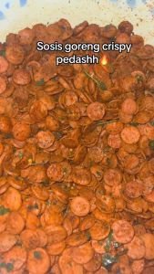 KRIPIK SOSRENG SOSIS GORENG KILOAN TEKSTUR RENYAH RASA PEDAS DAUN JERUK NIKMAT HALAL PRAKTIS TERLARIS