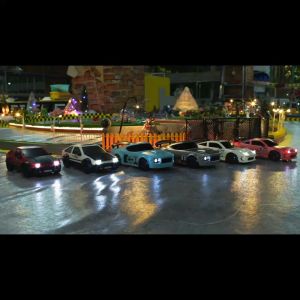 15KM / H รีโมทคอนโทรลดริฟท์ควบคุมระยะไกลแข่งรถ 4 ล้อควบคุมระยะไกลแข่งรถหลายเกมรถของเล่นเด็กของขวัญวันเกิดสำหรับเด็ก