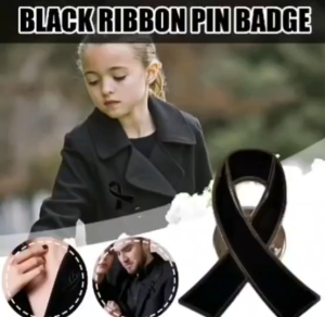 เข็มกลัดที่ระลึก ริบบิ้นไว้อาลัย สำหรับติดเสื้อ เสื้อโปโล เสือยืดชุดทำงาน ชุดเดรส หรือ ชุดยูนิฟอร์ม