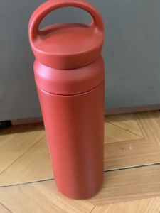 ขวดน้ำเก็บอุณหภูมิใส่ได้ทั้งร้อนและเย็นขนาด500 ม.ลผลิตจากสแตนเลสหนา