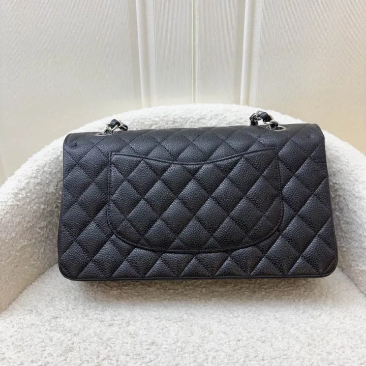 (Pre-loved)%20Chanel%20Medium%20Classic%20Flap%20CF%20in%20Black%20Caviar%20and%20SHW%20(Model:%20A01112)%20-%20Image%202