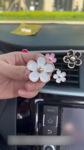 Salep Bunga/Ornamen Salep AC/Dekorasi Aromaterapi Outlet AC/Parfum Otomatis/Bunga Lucu/Aromaterapi/Salep/Hadiah/ Cartoon Small Daisy Decorative Clip