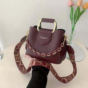 Trendy Chain Version Large Capacity Bucket Bag Womens Crossbody Summer Handbag Lightweight Fashionable Compact Size PU Leather
