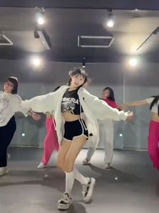 ใส่สบาย ผ้านิ่ม หลวม เวลาว่าง โยคะ  กางเกงขาสั้นแถบสี  ใส่ออกกำลังกายได้