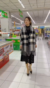 1 PC Adult Scarf Double-Sided Velvet Soft Checkered Pattern Autumn Winter Scarf with Tassel Men Women Warm Shawl
