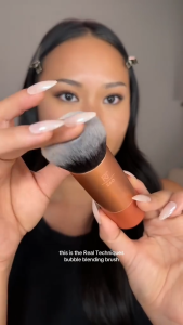 Real Techniques Bubble Blending Makeup Brush