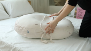 Gối chống trào ngược cho bé 4 mùa hạn chế võng lưng cho trẻ sơ sinh Dono&Dono