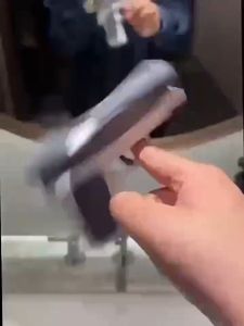 Water Gun with Continuous Shooting Function Safe Toy Water Gun Fully Automatic Water Spraying Toy Gun Summer Water Gun Suitable for Children To Use.