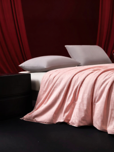 SILKUEEN | Wedding Red Silk Comforter