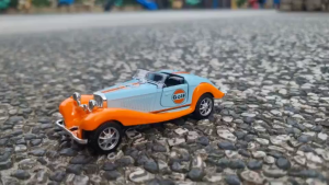 Đồ Chơi Mô Hình Xe Ô Tô Volkswagen Mui Trần Cổ Điển. Tỷ Lệ 1.36 Bằng Hợp Kim + Nhựa ABS. Có Bánh Đà