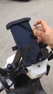 Kẹp điện thoại gắn chân gương xe máy 551