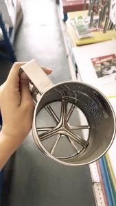 Flour sifter (super fine flour filter comfortable grip easy to use)