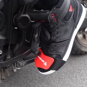 MOTOWOLF Pelindung Sepatu Motor Shift Pad Protector Oper Gigi premium
