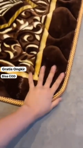 Sajadah Tebal Busa Empuk Motif Turki Muslim Ukuran Besar Bahan Bulu Halus Lembut Nyaman Digunakan