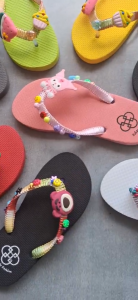 dép xỏ ngón bé gái hoạ tiết dễ thương có nhiều màu sắc chất liệu cao su quai dẻo mềm mang êm chân size 25 đến 35.