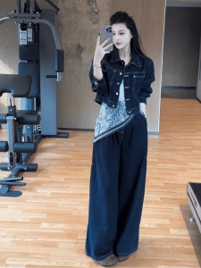 Korean Style Denim Jacket And Wide Leg Pants Two Piece Set with Scarf High End Feeling Womens Fashion Spring Collection