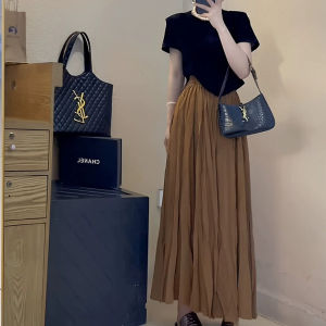 Korean Style Casual Luxury Short Top T-shirt Womens Spring New Half Skirt Two-piece Set Fashionable Sensation High End Feel