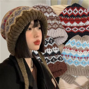 ถังผ้าขนสัตว์หนาแบบเกาหลีสำหรับผู้หญิงหมวกถักนิตติ้งกระเป๋าทรงหมวกเครื่องป้องกันหูปั่นจักรยานกลางแจ้งใช้งานได้สองแบบ