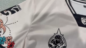 [OFSDIY] เสื้อดำ เสื้อดำคอปก เสื้อฟุตบอลไทยลีก เสื้อยืดกีฬากลางแจ้งสำหรับผู้ชาย เสื้อยืดแฟนบอลทีมฟุตบอล พลัสขนาดพอดีหลวม เหงื่อดูดซับ เสื้อสีดำ