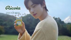 ริโคลา ลูกอมสมุนไพร สวิสเฮิร์บ แคนดี้ 250 กรัม Ricola Swiss Herb Candy 250 g