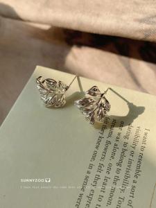 Unique Vintage Leaf Earrings Irregular Metal Leaf Studs Cold Tone Unusual Fashion Jewelry Womens Plant Pattern Alloy Ear Jewelry