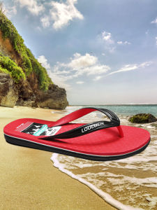 2024 New Mens Fashionable Beach Sandals Casual Slip-On Clogs in Army Green And Red for Street Wear Comfortable Flat Heel