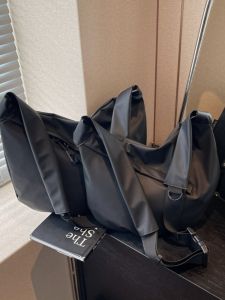 Large Capacity Sports Fitness Bag Womens 2025 New Lightweight Simple Waterproof Dumpling Bag Casual Single Shoulder Slant Bag