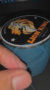 Gelasan LION KING ORIGINAL Untuk Aduan Atau Main Harian Panjang 1700 Yard Tajam Size 0.22 gelasan super tajam dan kuat gelasan turnamen gelasan murah tapi tajam