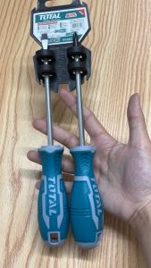 Bộ 2 tua vít Total THT250201 2 chi tiết chất liệu crv mũi tròn siêu bền tay cầm bọc nhựa chống trơn trượt - Thinksafe