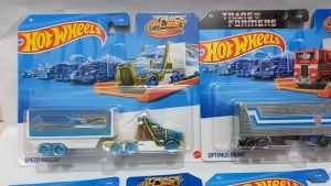 Hot Wheels Truck Trailer Track Fleet Original Mattel / Mainan Diecast Mobil Truck HYT56