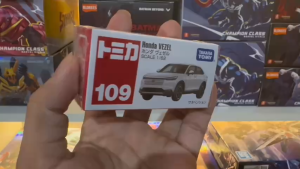 Mô Hình Xe Tomica No.109 Honda Vezel (Honda HR-V) - Xe Đô Thị Thời Thượng