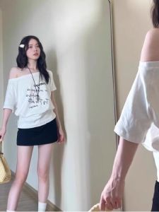 Áo Thun Tay Ngắn in Chữ Phong Cách Hàn Quốc Dành Cho Nữ Mùa Hè Thiết Kế Mới Hở Vai Thanh Lịch Chất Liệu Cotton Dáng Rộng