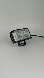 Đèn LED 2 mắt siêu sáng có khả năng chống nước tốt.