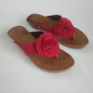 SANDAL KAYU WANITA JEPIT BUNGA BULUDRU HAK PENDEK