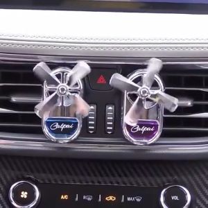 Car Aromatherapy Wangi 1 Tahun Air Freshener Rotating Propeller Air Outlet Aromatherapy Car Aromatherapy Creative Mini Car Perfume Decoration