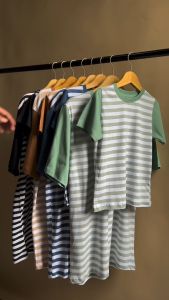 Kaos Strip Keluarga Couple Terbaru Lengan Panjang Pendek Anak Dewasa Couple Warna Almond