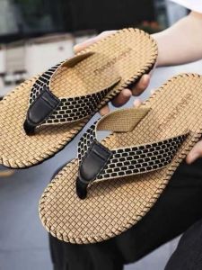 Summer 2026 Mens Fashionable Sandals Anti-slip Wear-resistant Soft-soled Outdoor Beach Slippers Breathable PVC Upper