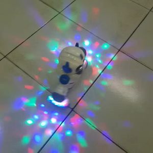 Mainan Robot Dancing Musik Lighting Cool / Robot Dance Rotating 360 Dancing Light And Music
