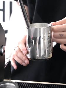 Ca đánh bọt sữa inox 600ml