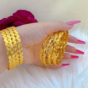 Gold Bracelet with Floral Design (4 Rings) – Elegant Coating for Women