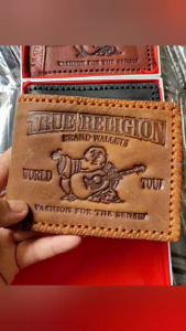 (Mua 2 giảm 20%) Ví Nam Ông Địa Da Bò Thật 1-0-0% in 3D hình Ông Địa mang tài lộc và may mắn cho gia chủ - Vina001 - Sỉ túi đẹp SG