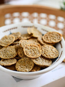 Non-Fried Buckwheat Crisps Low Fat 0 Sugar Snacks Perfect for Watching Movies And TV Shows Craving Relief Delicious Potato Chips
