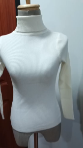 Following (ไม่มีขนด้านใน) คอเต่าสำหรับสาวไซส์เล็ก TB405