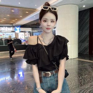 Korean Style Sweet Loose Fit Shoulder Bared Shirt Womens Spring Summer Beautiful Young Looking Blouse Lace Trim One Shoulder Top