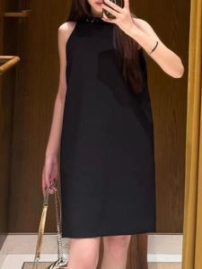 Early Spring French Style Simple Black round Neck Embellished Bead Necklace Sleeveless Dress Short Skirt Women Quality